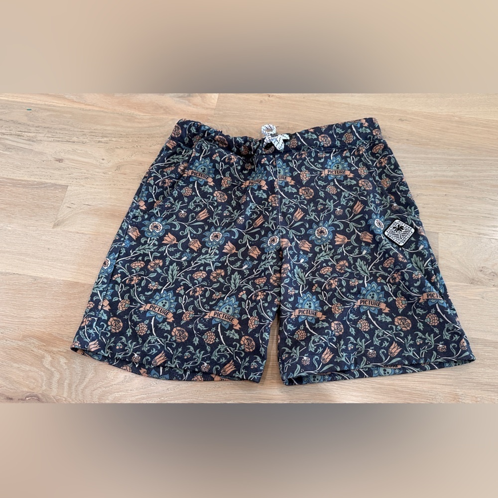 Picture Organic floral terry shorts men's size large
